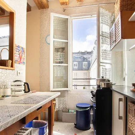 Charming In The Marais For 2 People 아파트 *
