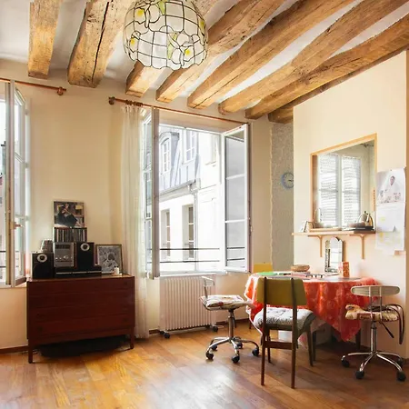 아파트 Charming In The Marais For 2 People